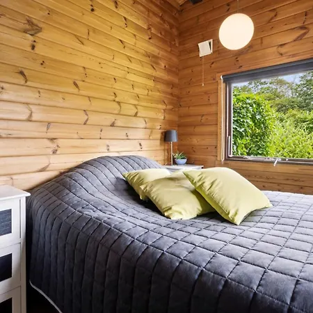 Araminta - 800m From The Sea By Interhome